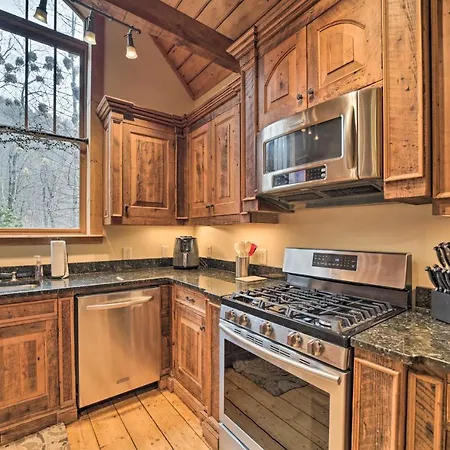 Luxury Cabin Rental In Franklin With Private Hot Tub Exterior photo