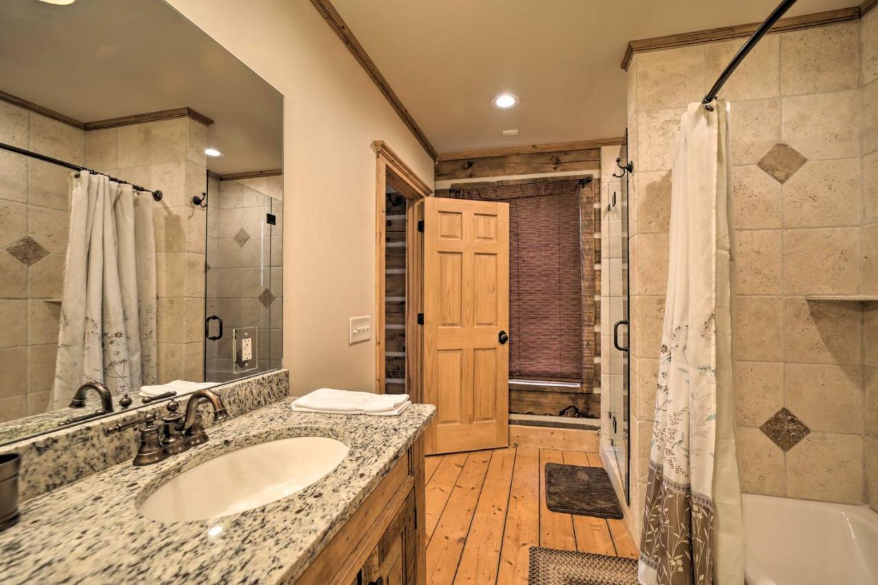 Luxury In With Private Hot Tub Franklin