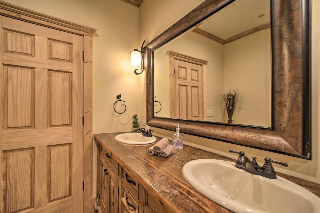 Luxury In With Private Hot Tub *