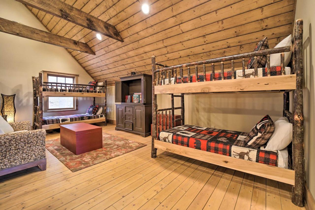 Luxury In With Private Hot Tub Holiday home